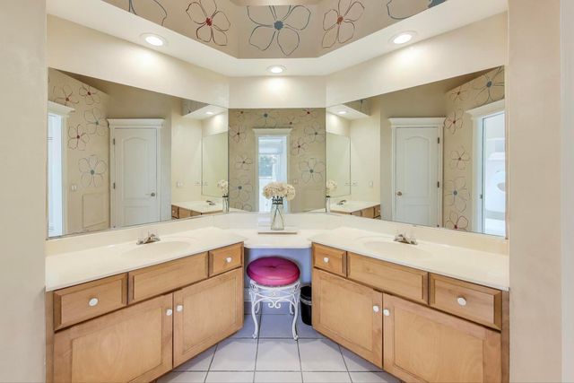 20812 N Swansway, Deer Park, IL 60010