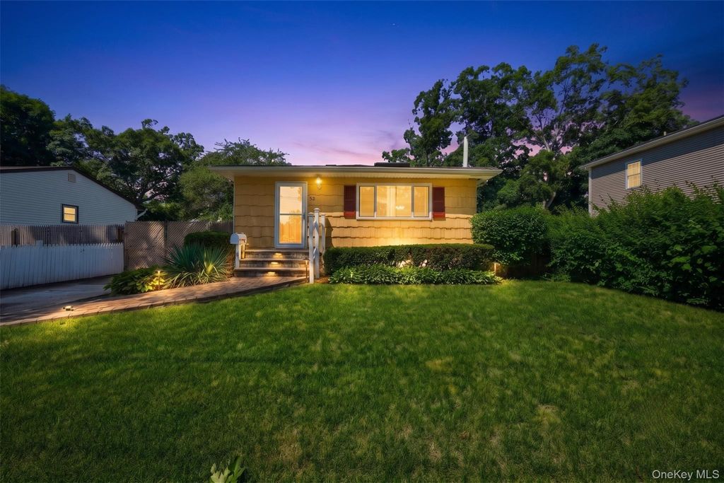 52 N 15th Street, Wyandanch, NY 11798
