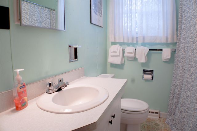 137 pinecrest Road, Rutland Town, VT 05701