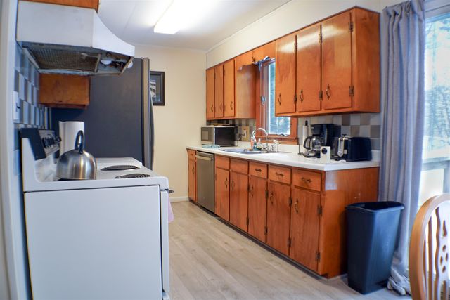 137 pinecrest Road, Rutland Town, VT 05701