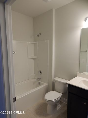 533 Lyrebird Avenue, Wilmington, NC 28412