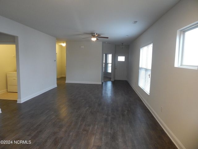 533 Lyrebird Avenue, Wilmington, NC 28412