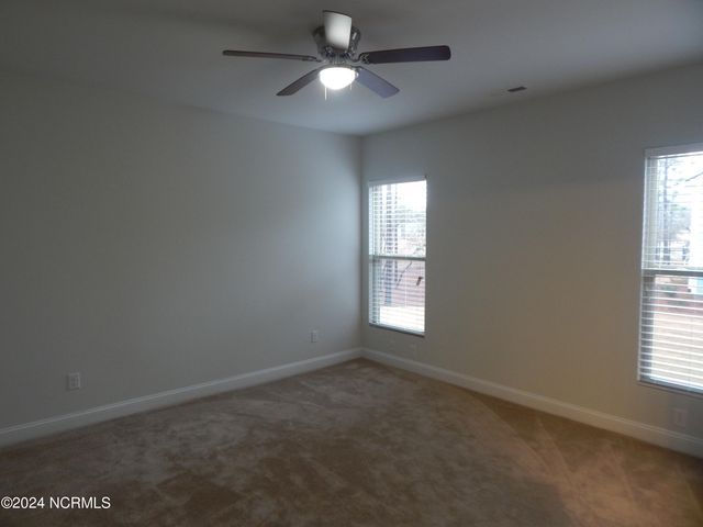 533 Lyrebird Avenue, Wilmington, NC 28412