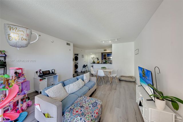 2775 NE 187th St 528, Aventura, FL 33180