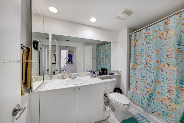 2775 NE 187th St 528, Aventura, FL 33180