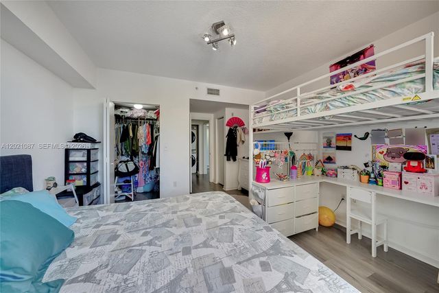 2775 NE 187th St 528, Aventura, FL 33180