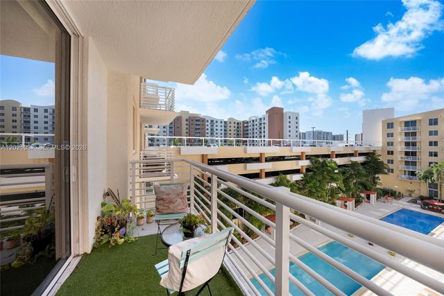 2775 NE 187th St 528, Aventura, FL 33180