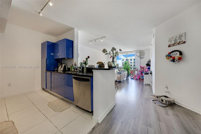 2775 NE 187th St 528, Aventura, FL 33180