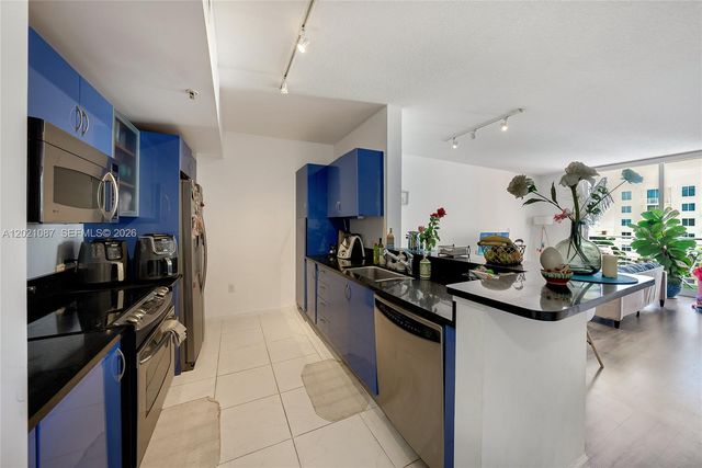 2775 NE 187th St 528, Aventura, FL 33180