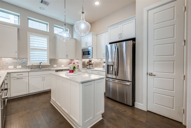 5917 Evening Star Place, Dallas, TX 75235