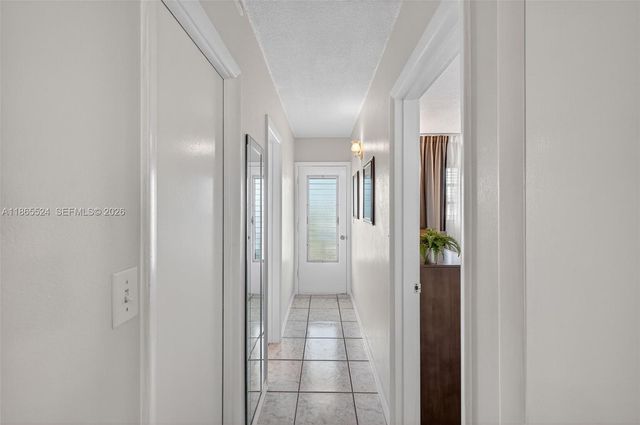 16901 NE 13th Avenue 210, Miami, FL 33162