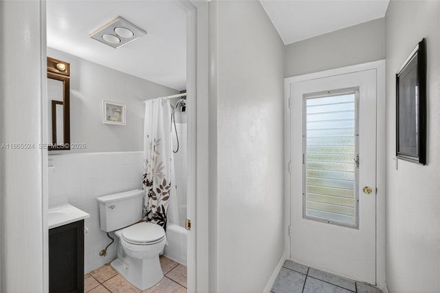 16901 NE 13th Avenue 210, Miami, FL 33162