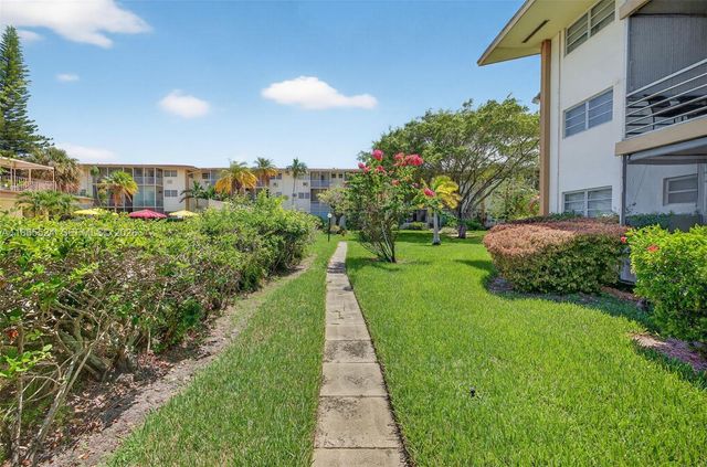 16901 NE 13th Avenue 210, Miami, FL 33162