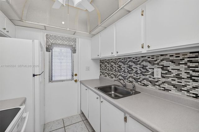 16901 NE 13th Avenue 210, Miami, FL 33162