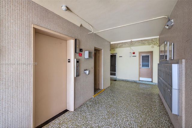 16901 NE 13th Avenue 210, Miami, FL 33162