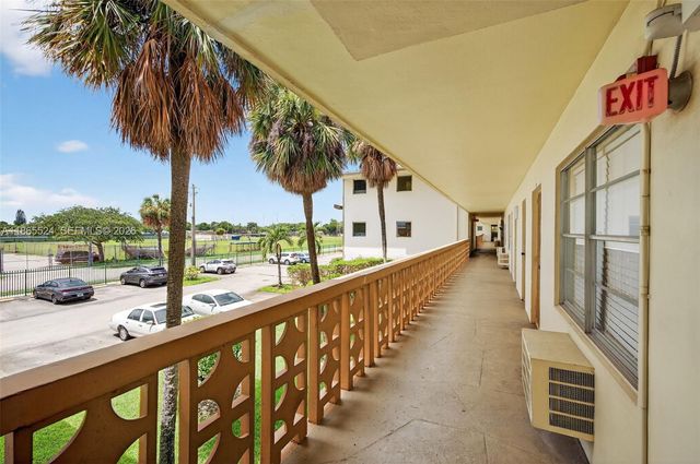 16901 NE 13th Avenue 210, Miami, FL 33162