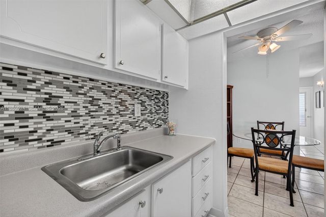 16901 NE 13th Avenue 210, Miami, FL 33162