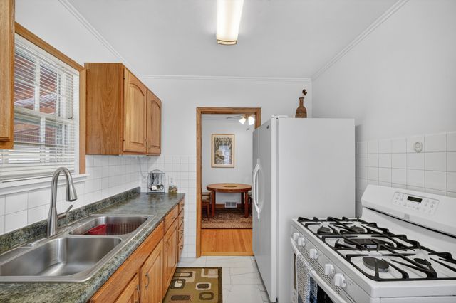 5017 Hickman Road, Des Moines, IA 50310