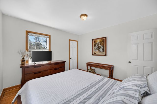 5017 Hickman Road, Des Moines, IA 50310