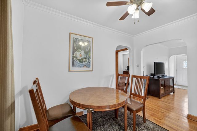 5017 Hickman Road, Des Moines, IA 50310