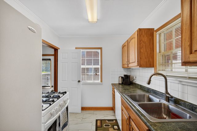 5017 Hickman Road, Des Moines, IA 50310