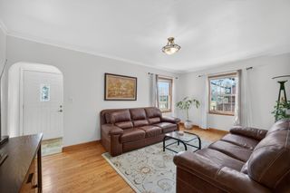 5017 Hickman Road, Des Moines, IA 50310