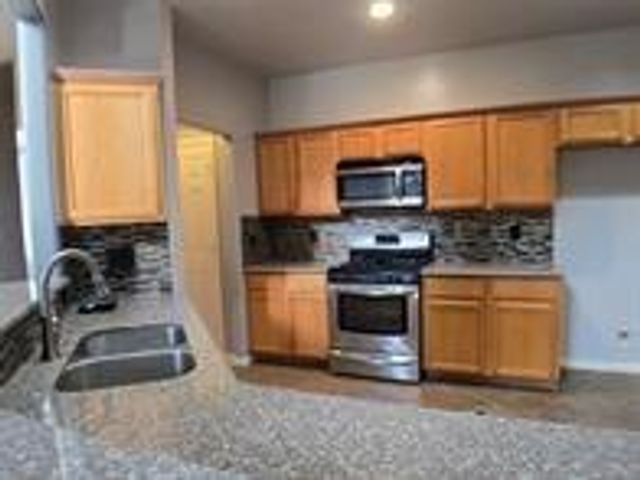 3905 Austin Lake Court, Pearland, TX 77581