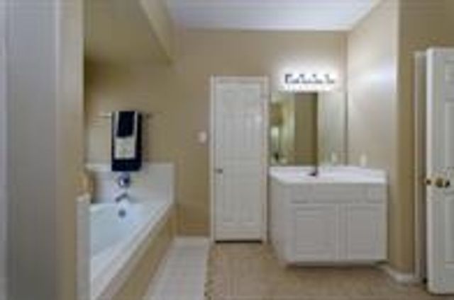 3905 Austin Lake Court, Pearland, TX 77581