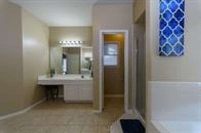 3905 Austin Lake Court, Pearland, TX 77581