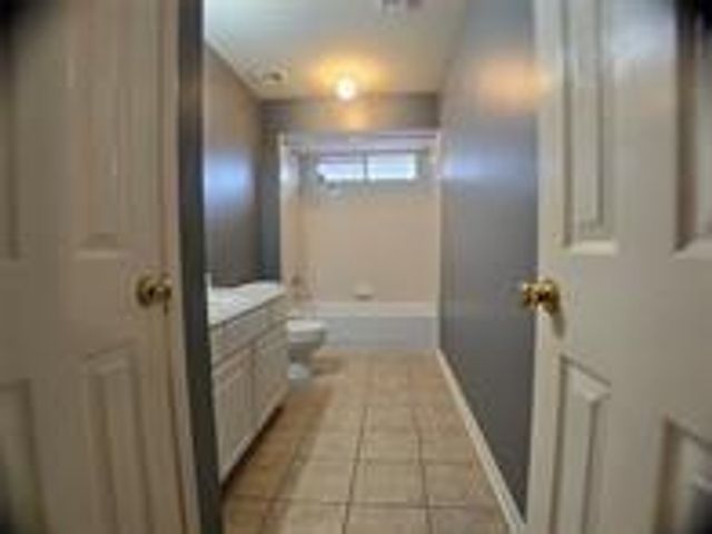 3905 Austin Lake Court, Pearland, TX 77581