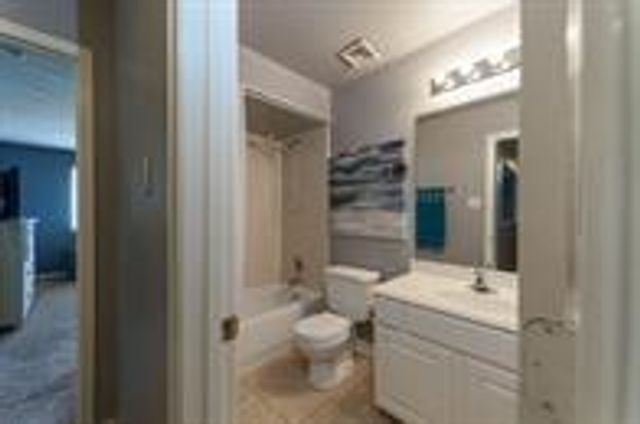 3905 Austin Lake Court, Pearland, TX 77581
