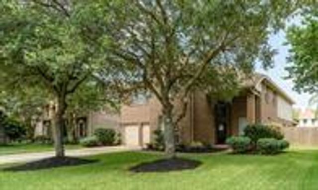 3905 Austin Lake Court, Pearland, TX 77581