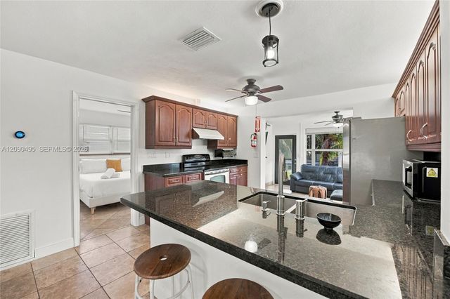 4540 SW 28th Terrace, Dania Beach, FL 33312