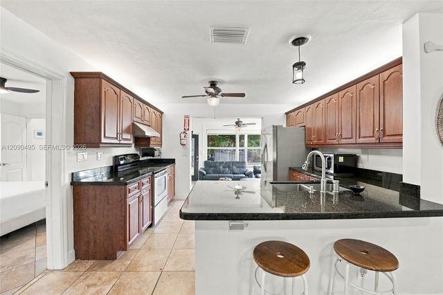 4540 SW 28th Terrace, Dania Beach, FL 33312