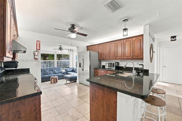 4540 SW 28th Terrace, Dania Beach, FL 33312