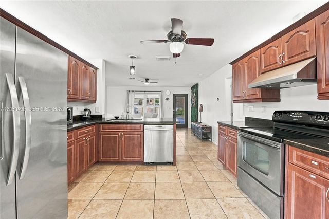 4540 SW 28th Terrace, Dania Beach, FL 33312