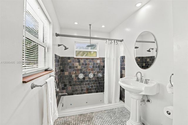 4540 SW 28th Terrace, Dania Beach, FL 33312