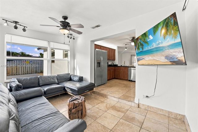 4540 SW 28th Terrace, Dania Beach, FL 33312
