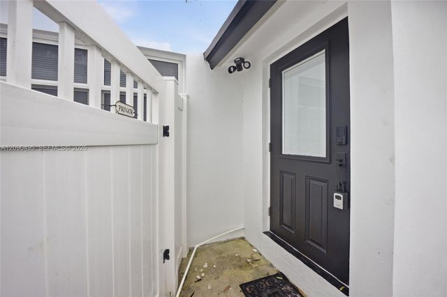 4540 SW 28th Terrace, Dania Beach, FL 33312