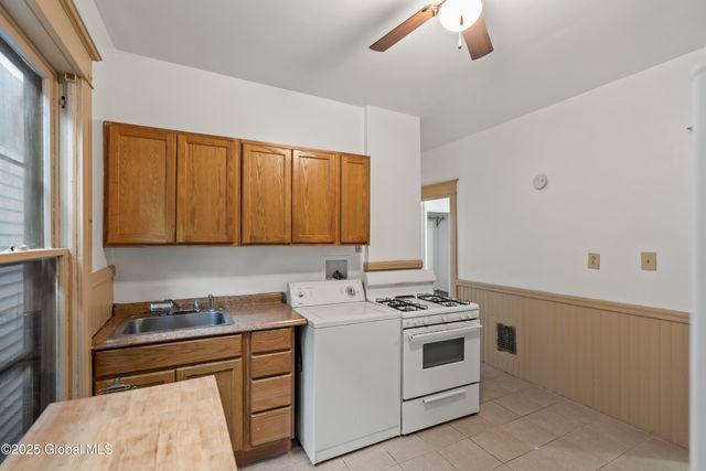 65 N Manning Blvd 2, Albany, NY 12206