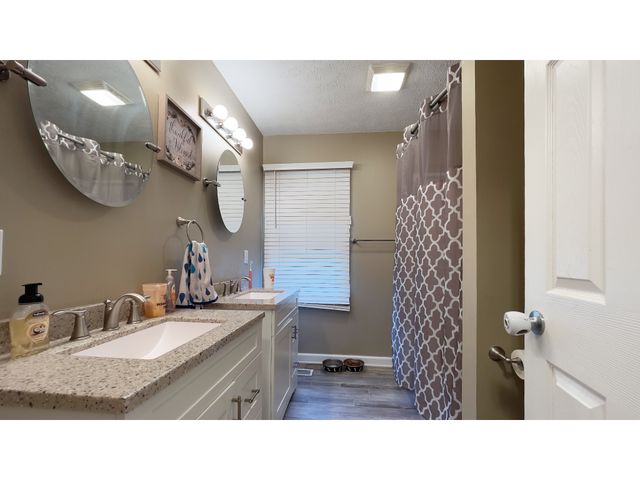 11 Sunset Manor, Mooresville, IN 46158