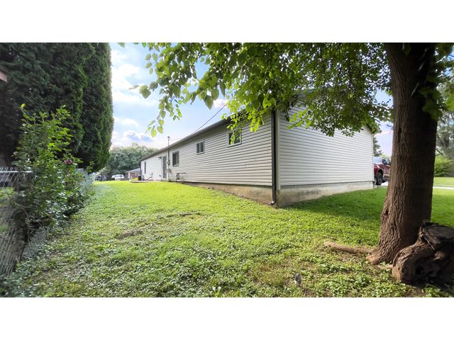 11 Sunset Manor, Mooresville, IN 46158