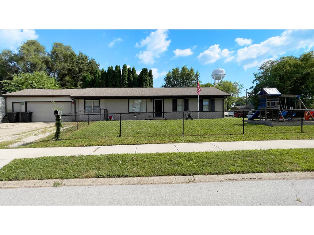 11 Sunset Manor, Mooresville, IN 46158