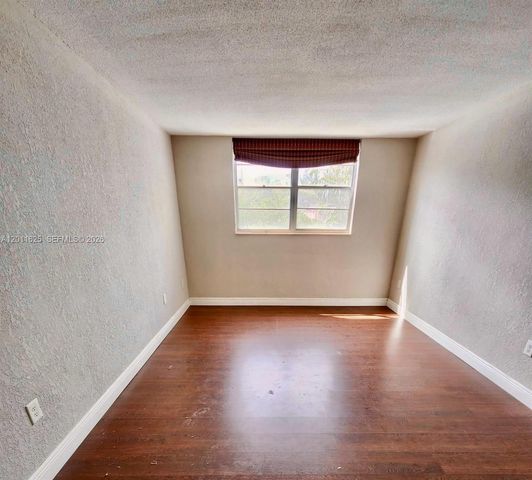 12590 NE 16th Ave 209, North Miami, FL 33161