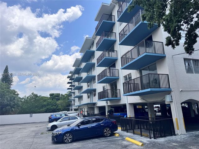 12590 NE 16th Ave 209, North Miami, FL 33161