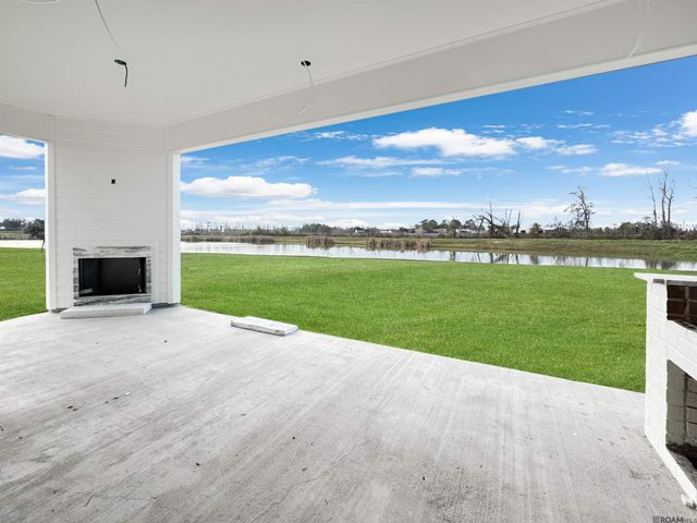 39521 Hernando De Soto Dr, Darrow, LA 70725