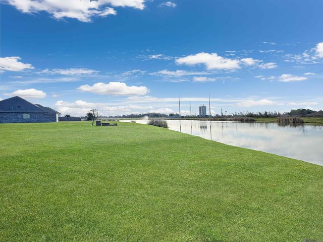 39521 Hernando De Soto Dr, Darrow, LA 70725