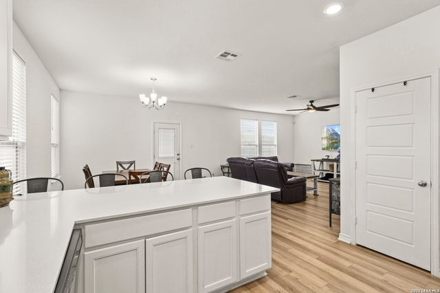 355 Deer Crest Dr, New Braunfels, TX 78130