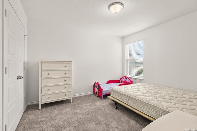 355 Deer Crest Dr, New Braunfels, TX 78130