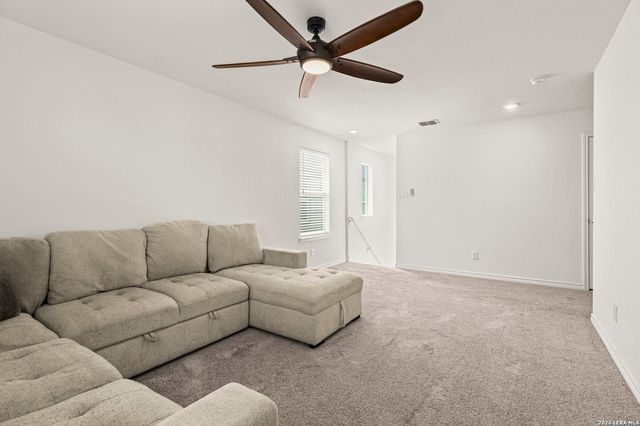 355 Deer Crest Dr, New Braunfels, TX 78130